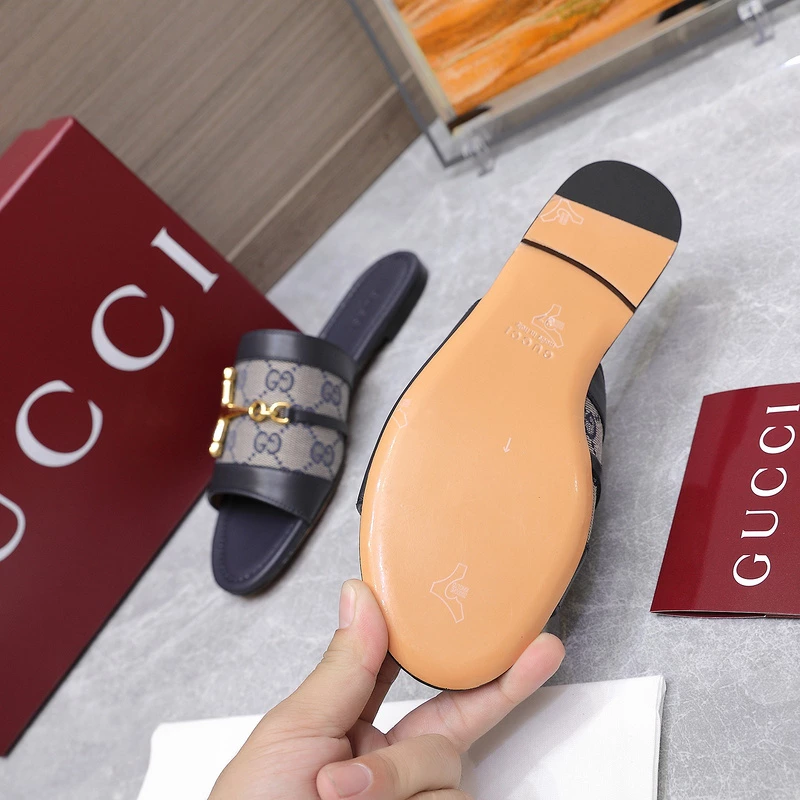 GUCCI WOMEN’S SLIDE SANDAL – GSL077