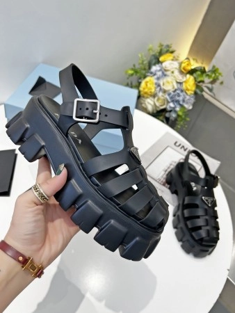 PRADA FOAM SANDALS IN BLACK RUBBER – PSD001