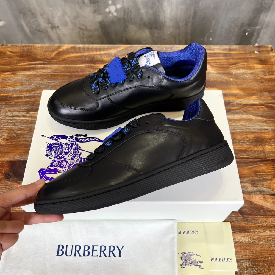 BURBERRY LEATHER TERRACE SNEAKERS – BBR085