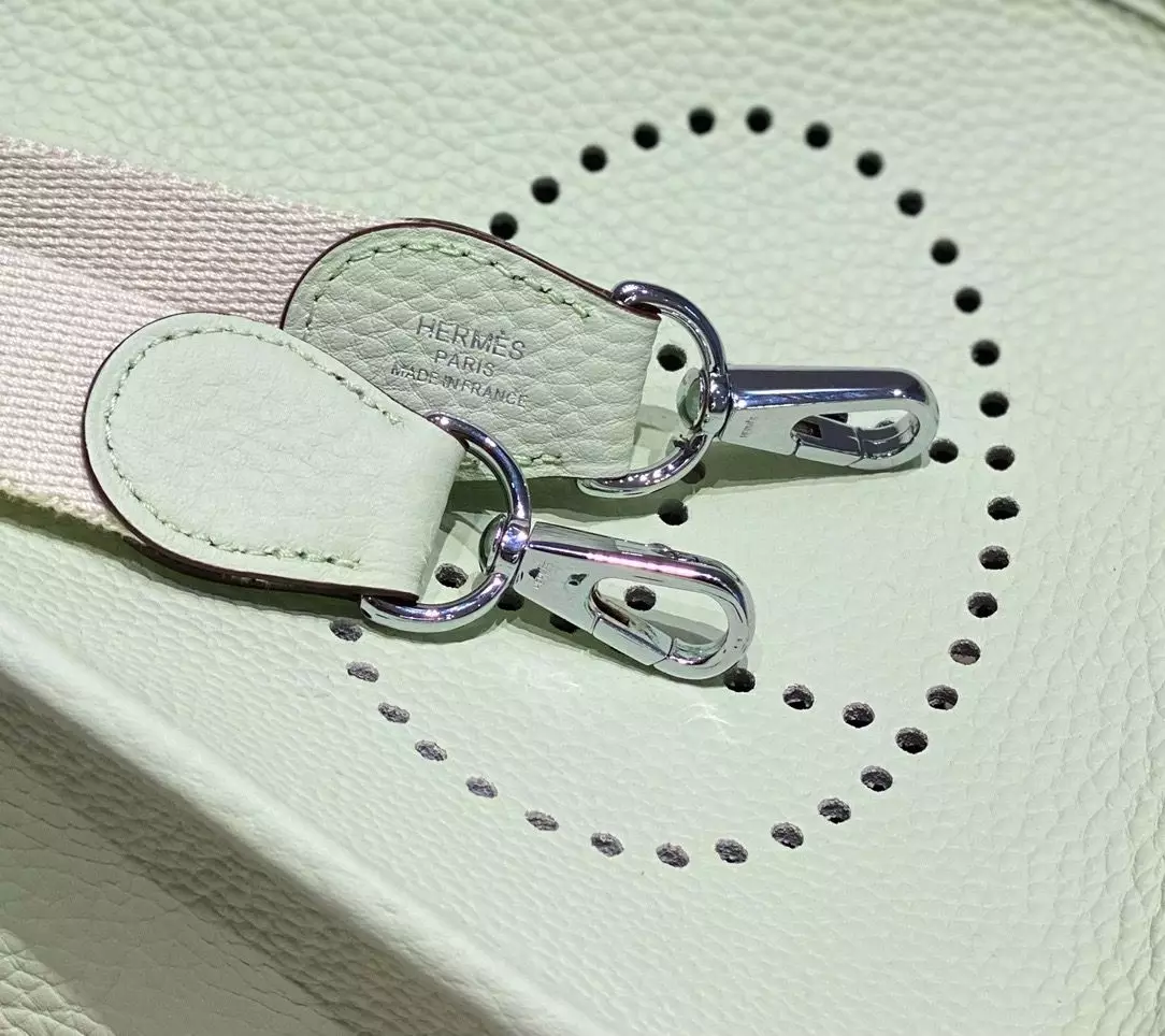 Hermes Evelyne III TPM Bag In Vert Fizz Clemence Leather – HW044