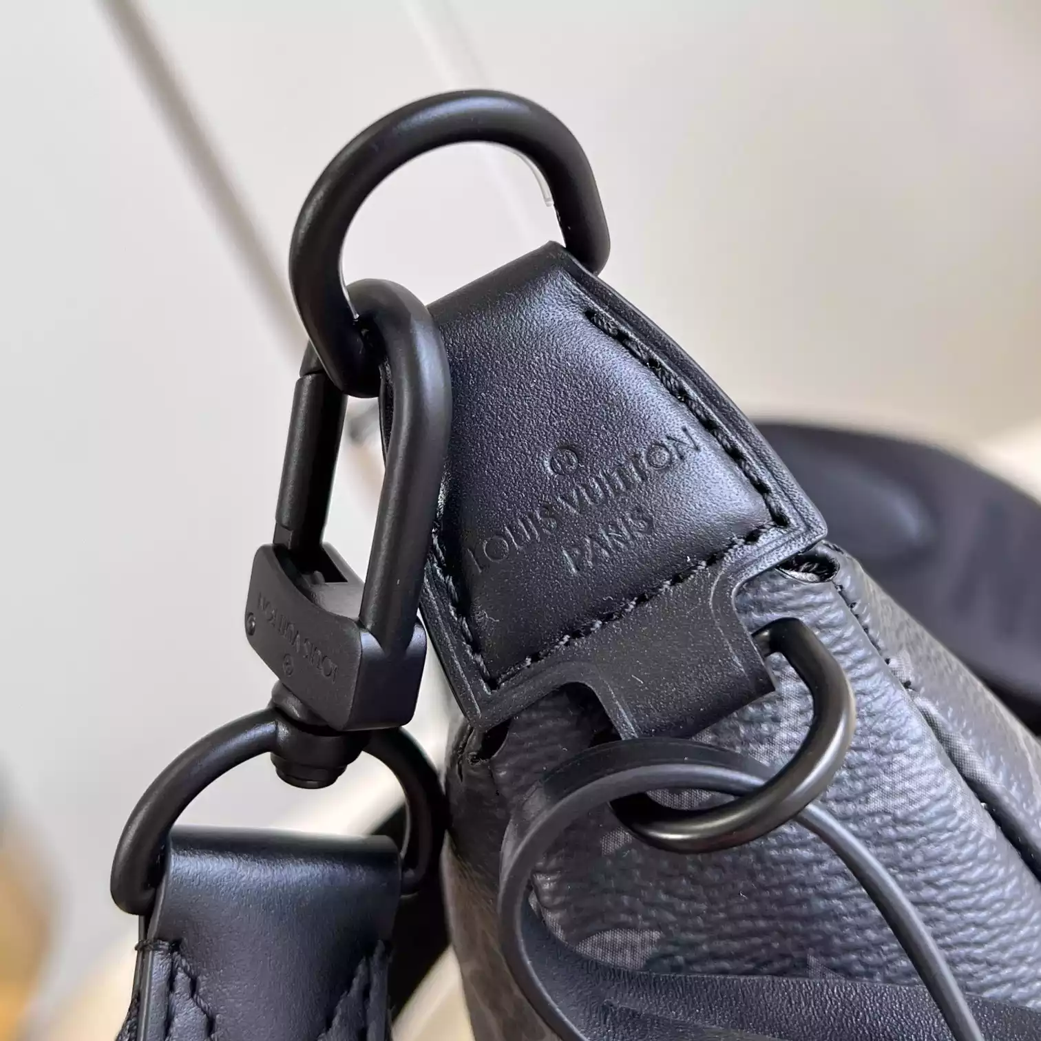 POCHETTE ACCESSOIRE XL BLACK MONOGRAM ECLIPSE CANVAS M11741 – LW445