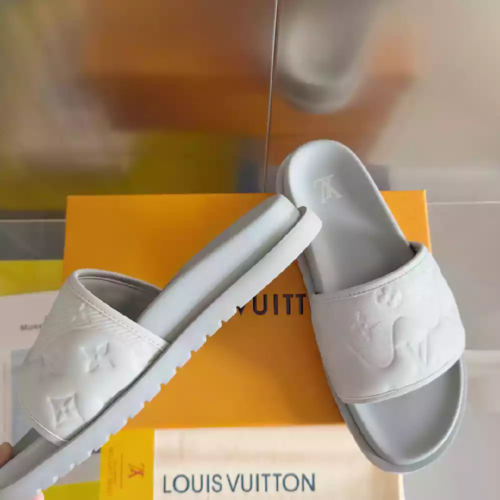LOUIS VUITTON WHITE SLIPPERS SLIDES – LVSD061