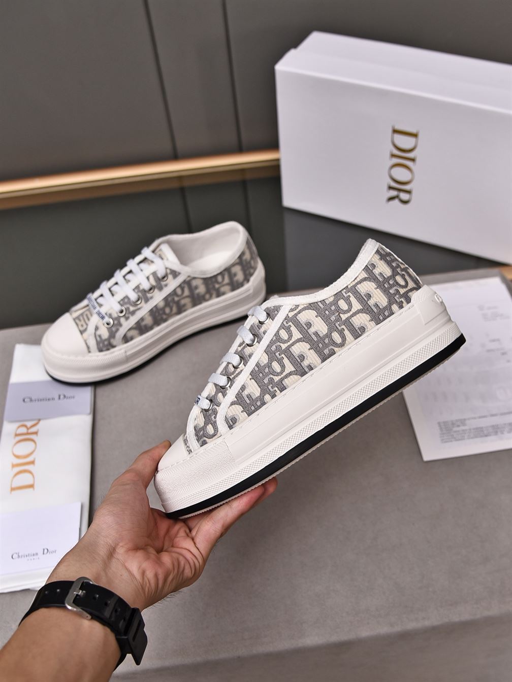 DIOR WALK’N’DIOR PLATFORM LOW-TOP SNEAKER – DO144