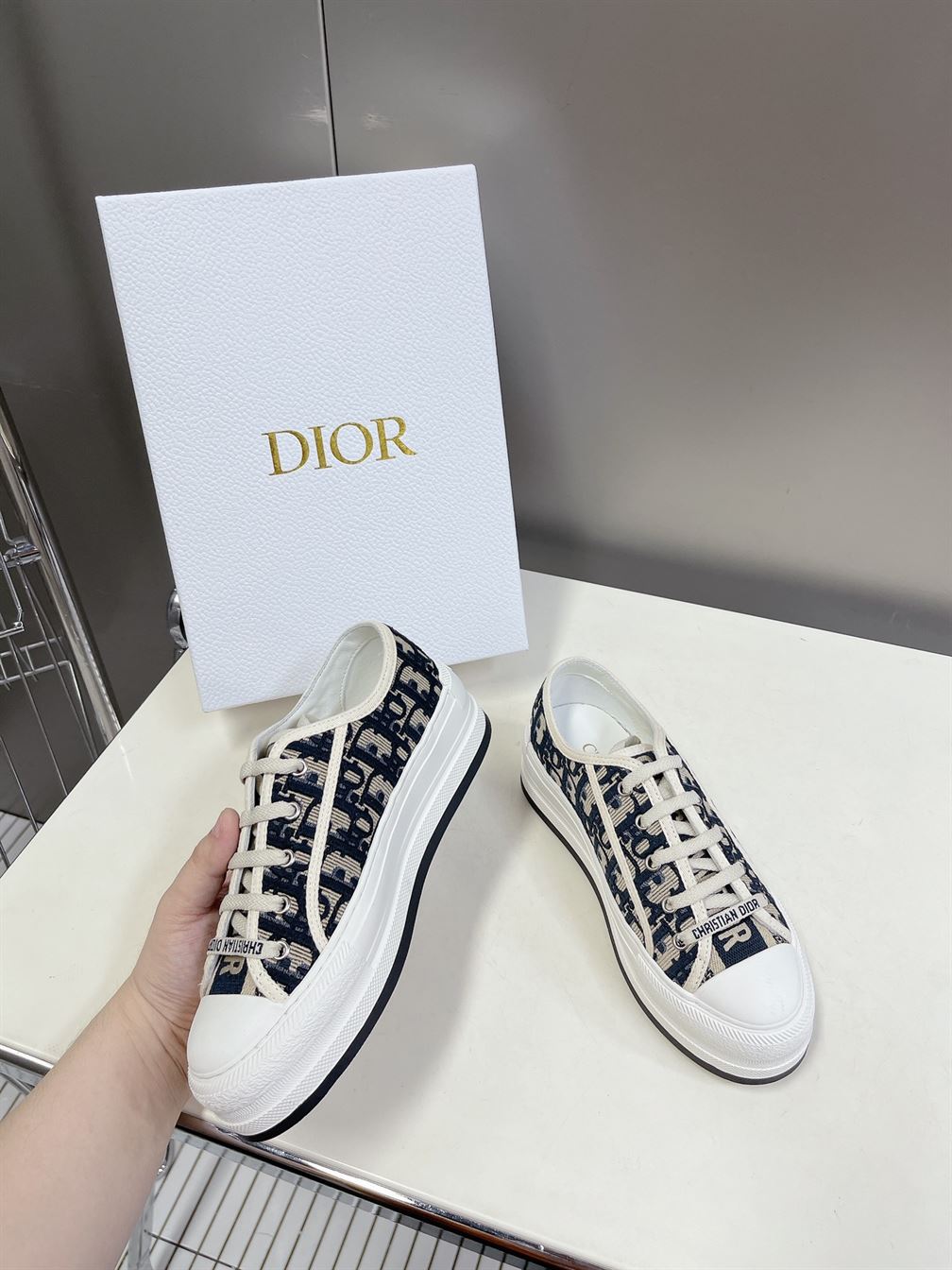 DIOR WALK’N’DIOR SNEAKER – DO123