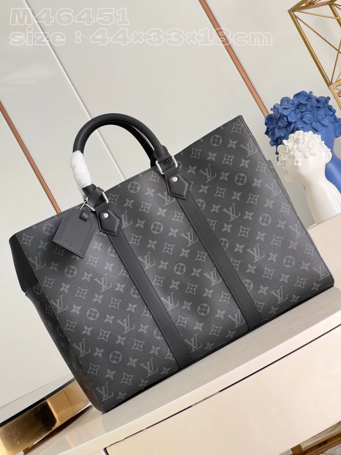 Sac Plat 24H Monogram Eclipse M46451 – LW205
