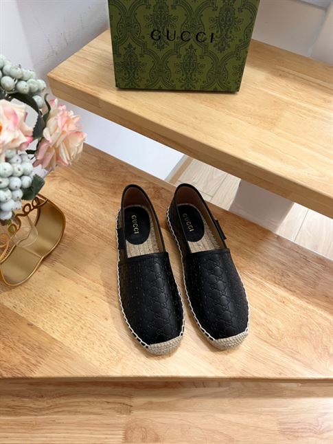 GUCCI PILAR LOGO-EMBOSSED LEATHER ESPADRILLES IN BLACK – GL031