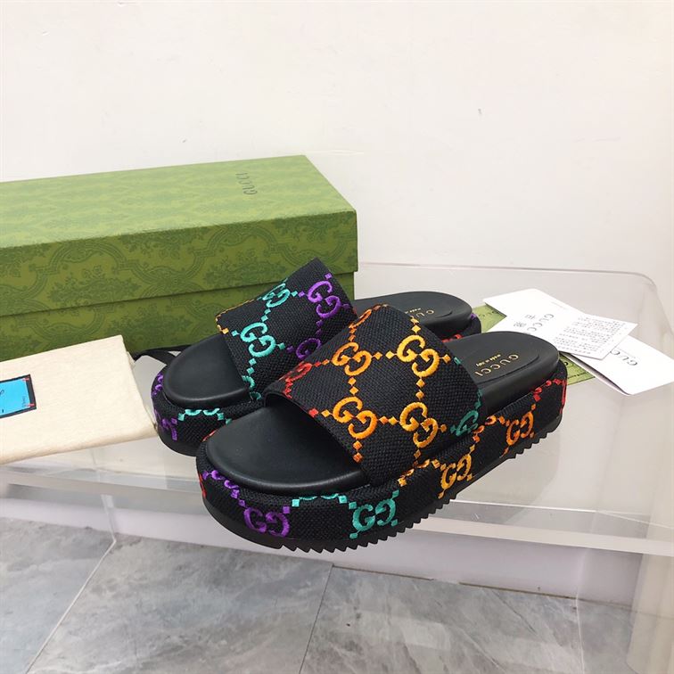 GUCCI ANGELINA EMBROIDERED LOGO PLATFORM SLIDE SANDAL – GSL025