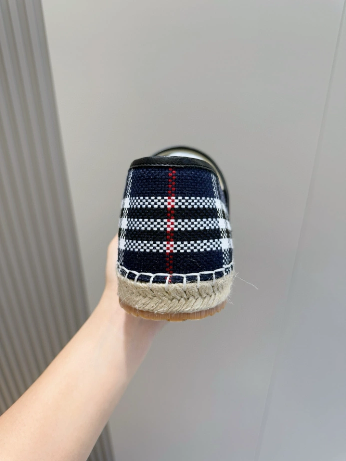 BURBERRY CANVAS STRAW BUCKET – BBR039