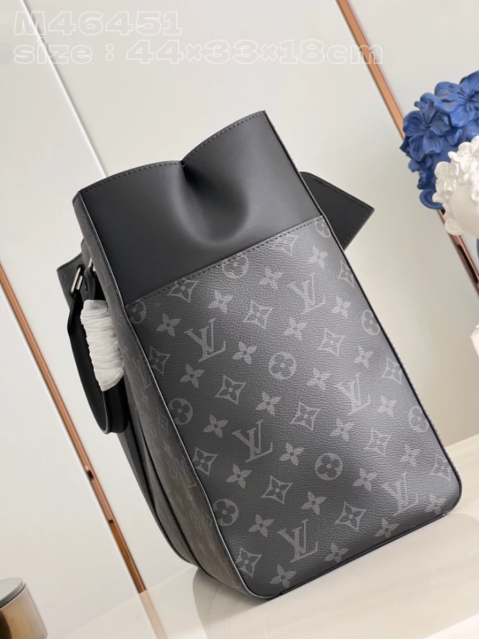 Sac Plat 24H Monogram Eclipse M46451 – LW205
