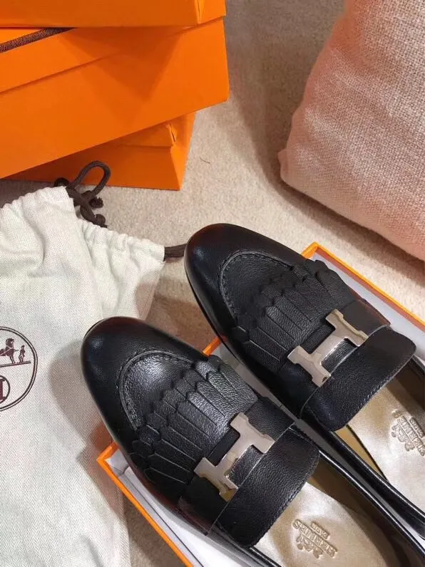 Hermes Women’s Royal Loafers In Black Calfksin – HM090