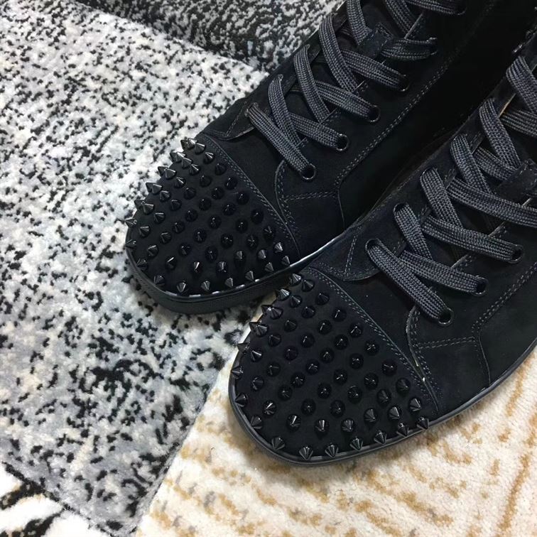CHRISTIAN LOUBOUTIN HIGH TOP SNEAKER – CLS010