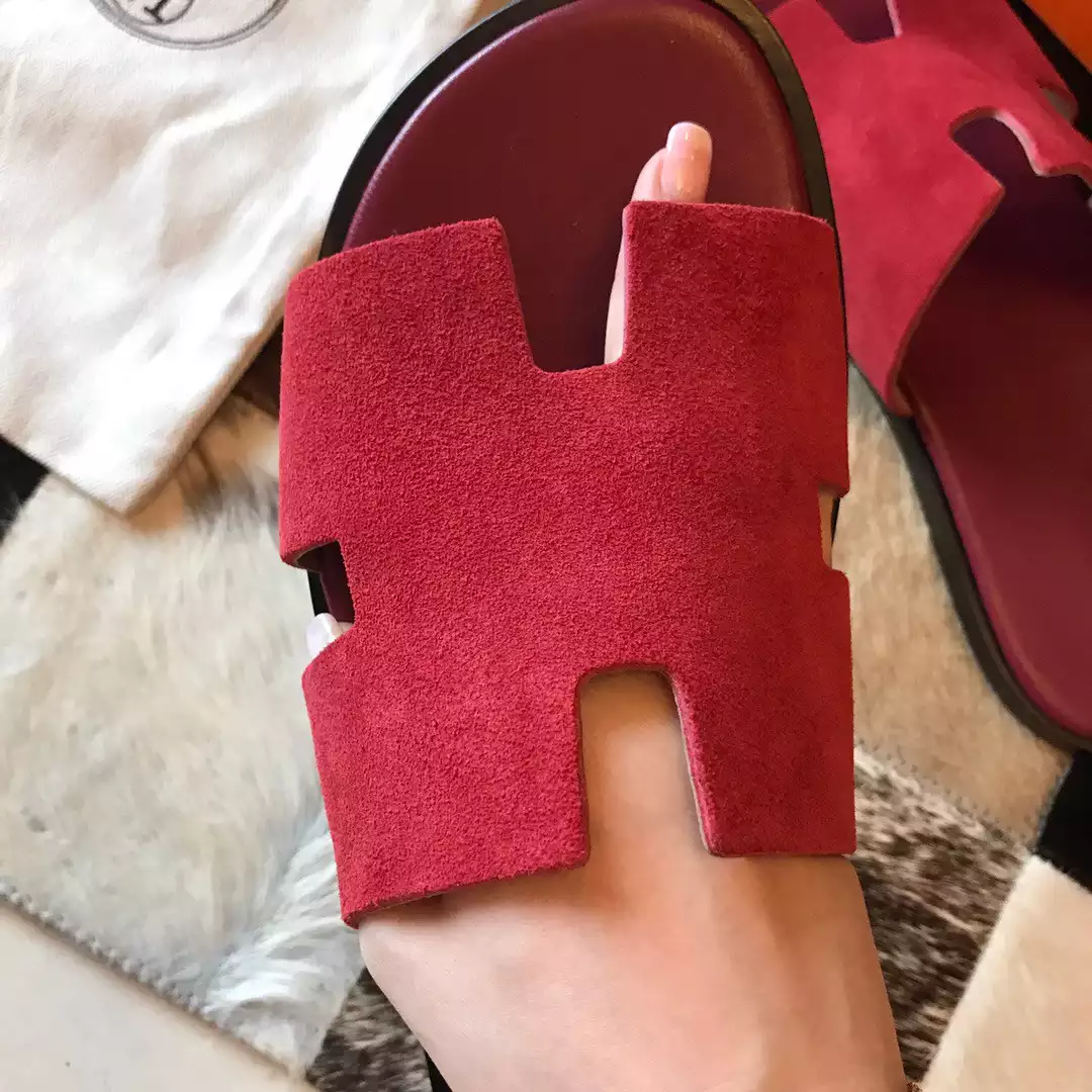 HERMES MEN’S IZMIR SANDALS IN BORDEAUX SUEDE CALFSKIN – HMSD037