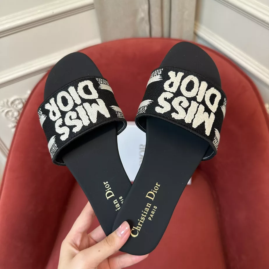 DIOR DWAY SLIDE – DS033