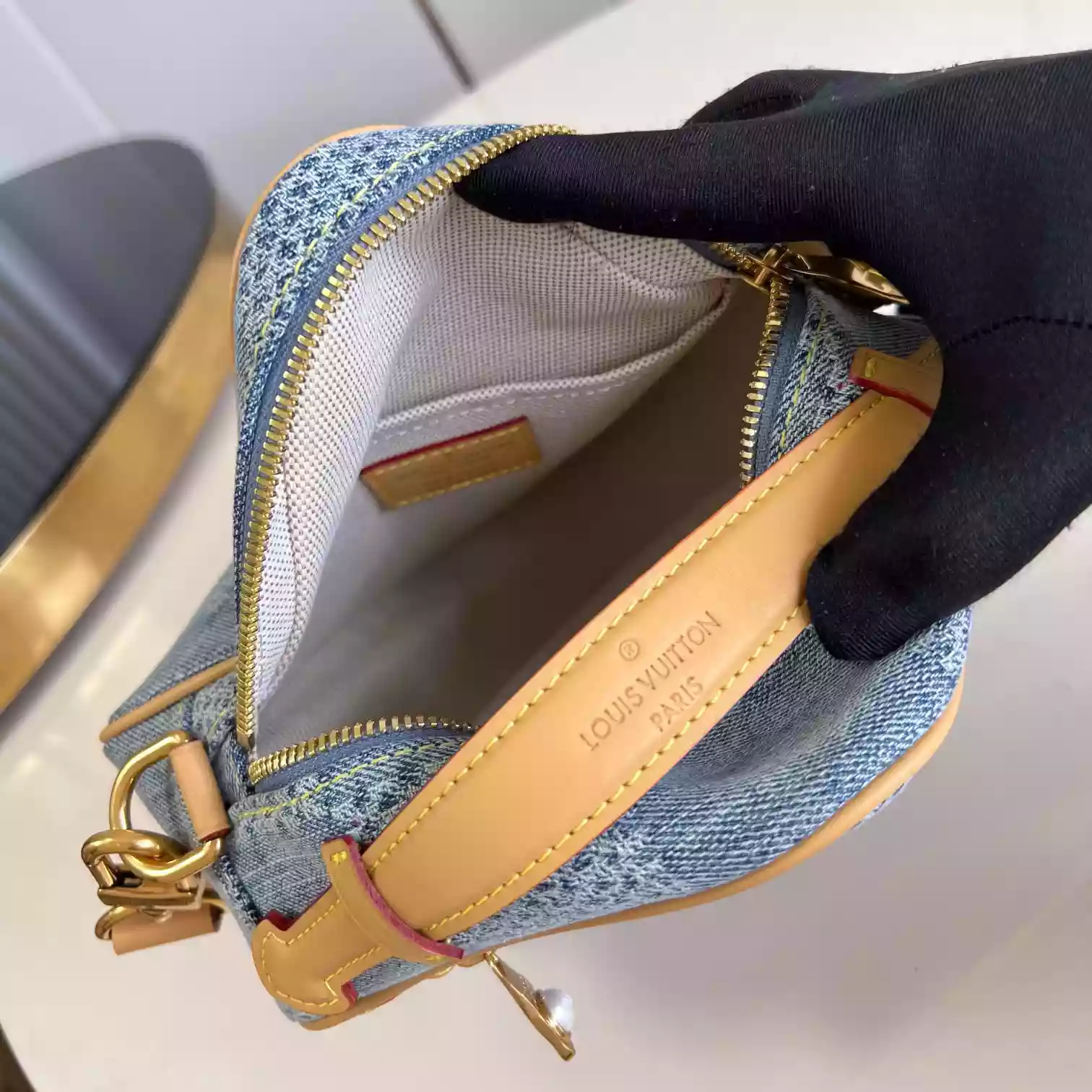 CHESS MESSENGER BLUE DAMIER DENIM 3D CANVAS N40706 – LW444