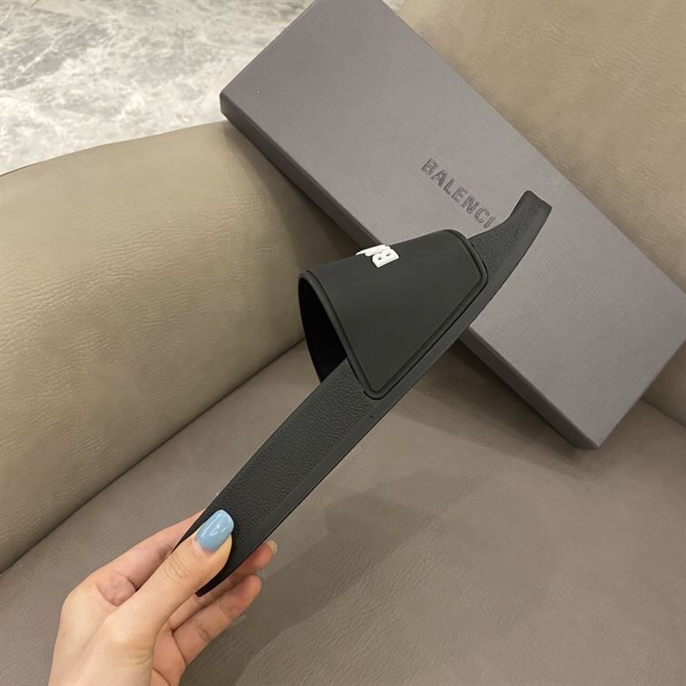 BALENCIAGA POOL SLIDE SANDAL – BBD001