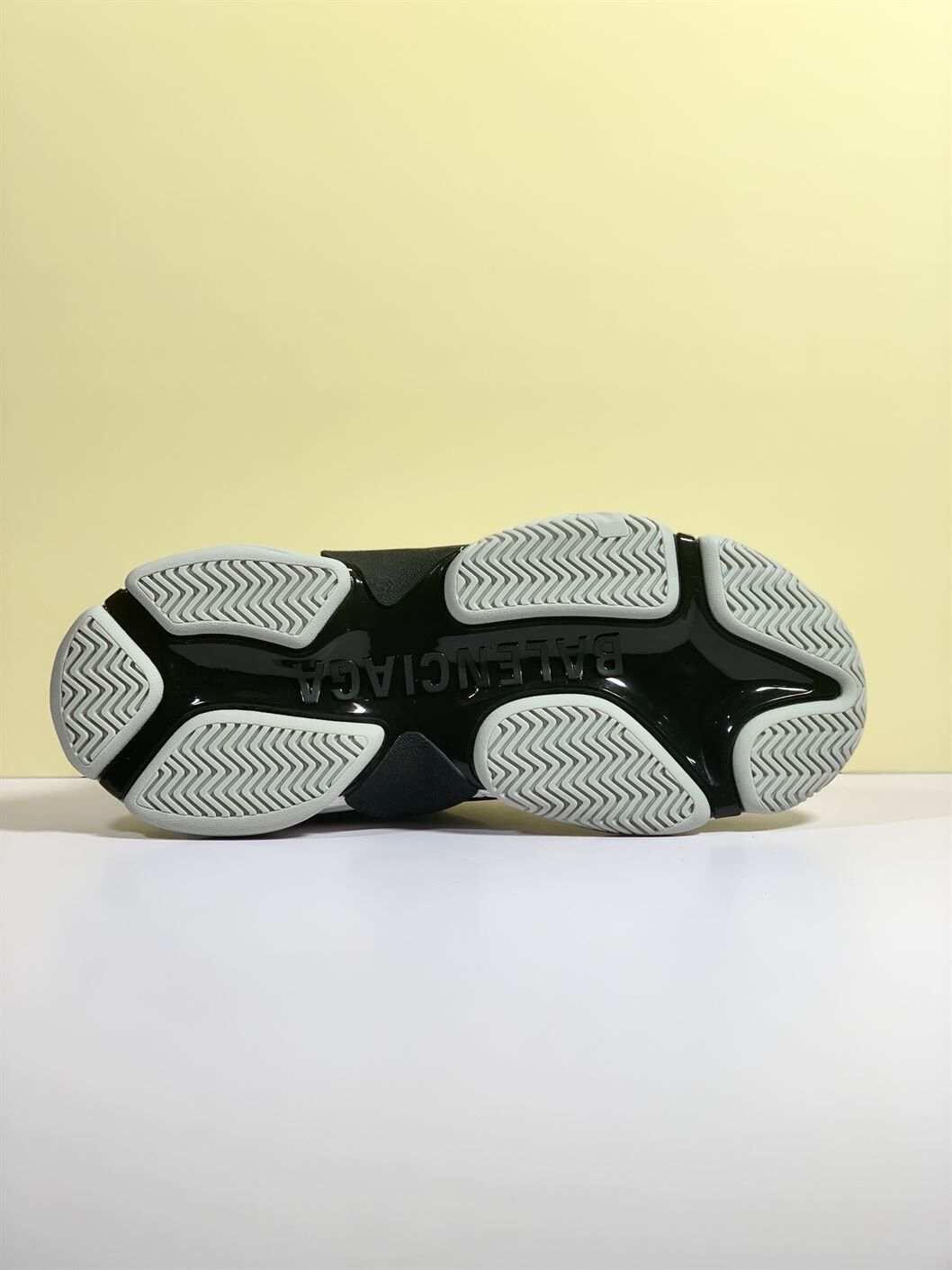 BALENCIAGA X ADIDAS TRIPLE S – BLA036