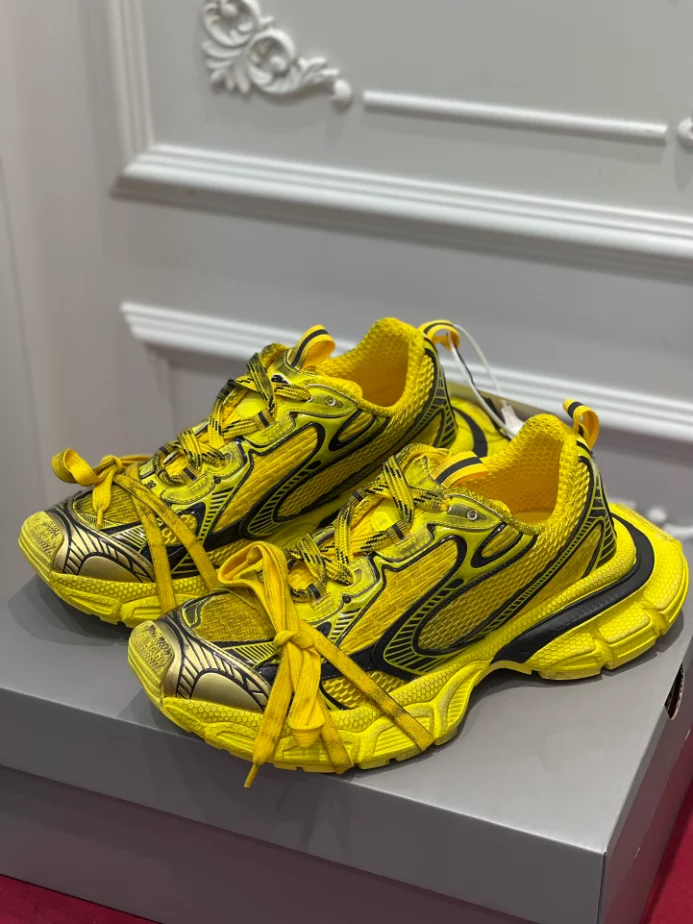 BALENCIAGA MEN’S 3XL SNEAKER – BLA121