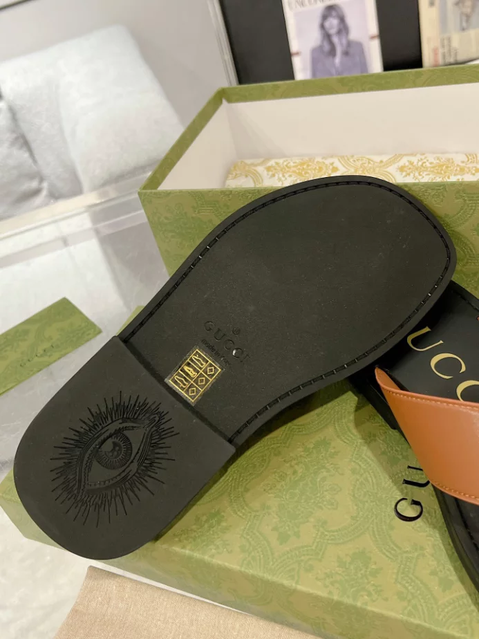 GUCCI MEN’S SLIDE SANDAL – GSL061