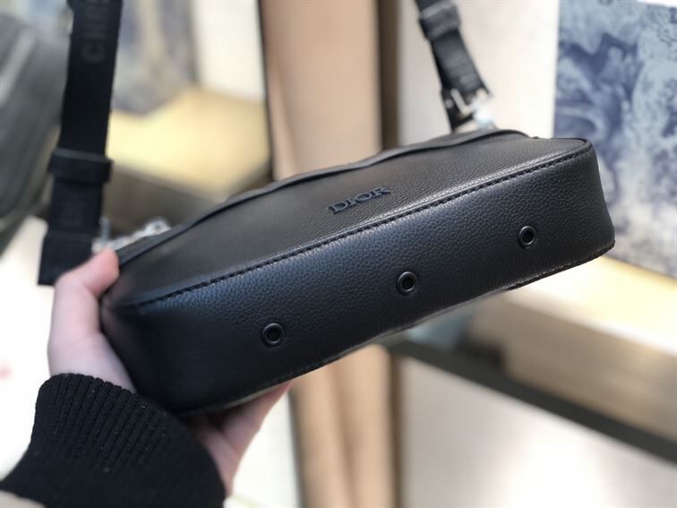 DIOR SAFARI MESSENGER BAG LEATHER BLACK – DIO013