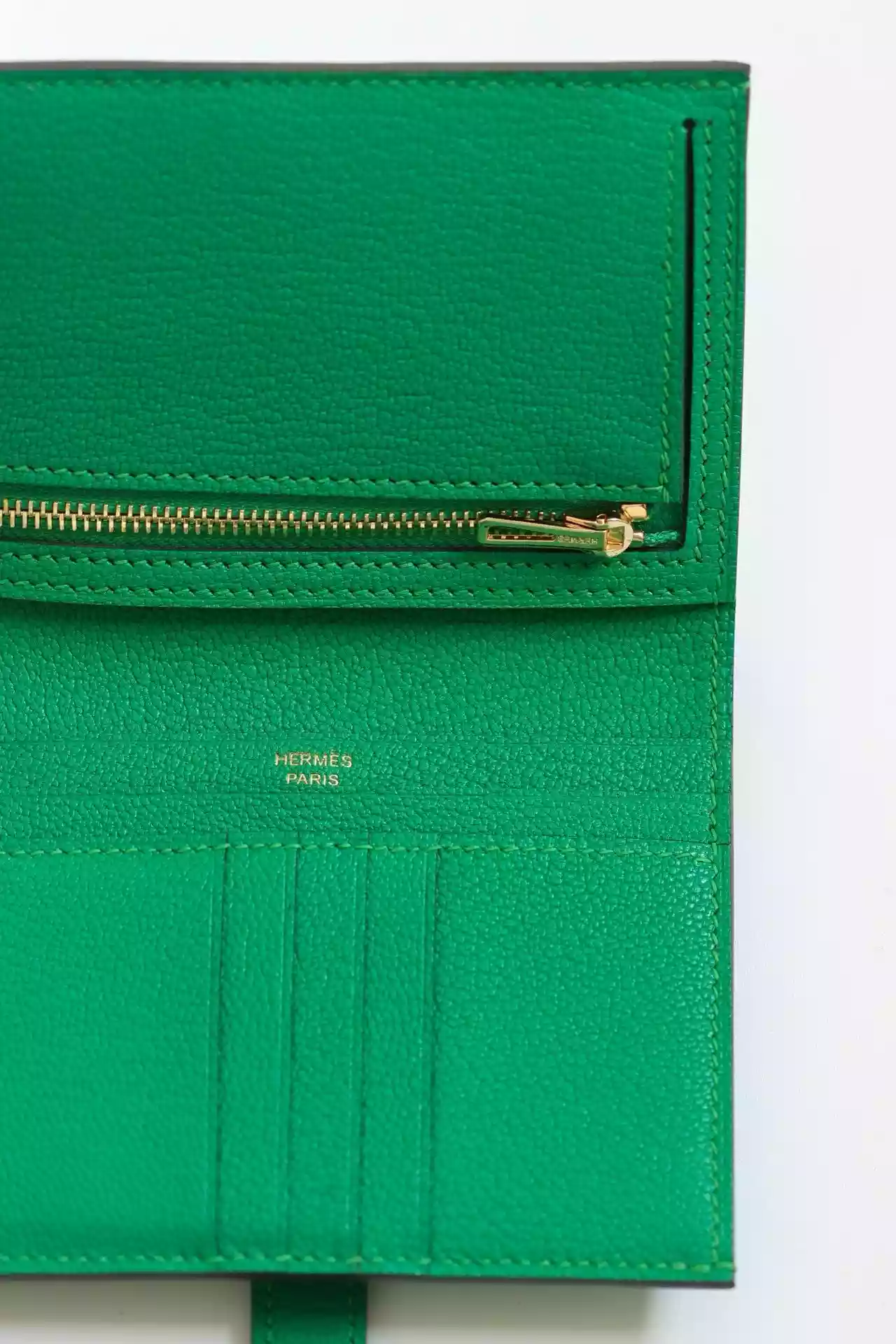 Hermes Bearn Compact Handmade Wallet in Bambou Chevre Mysore Goatskin – HW147