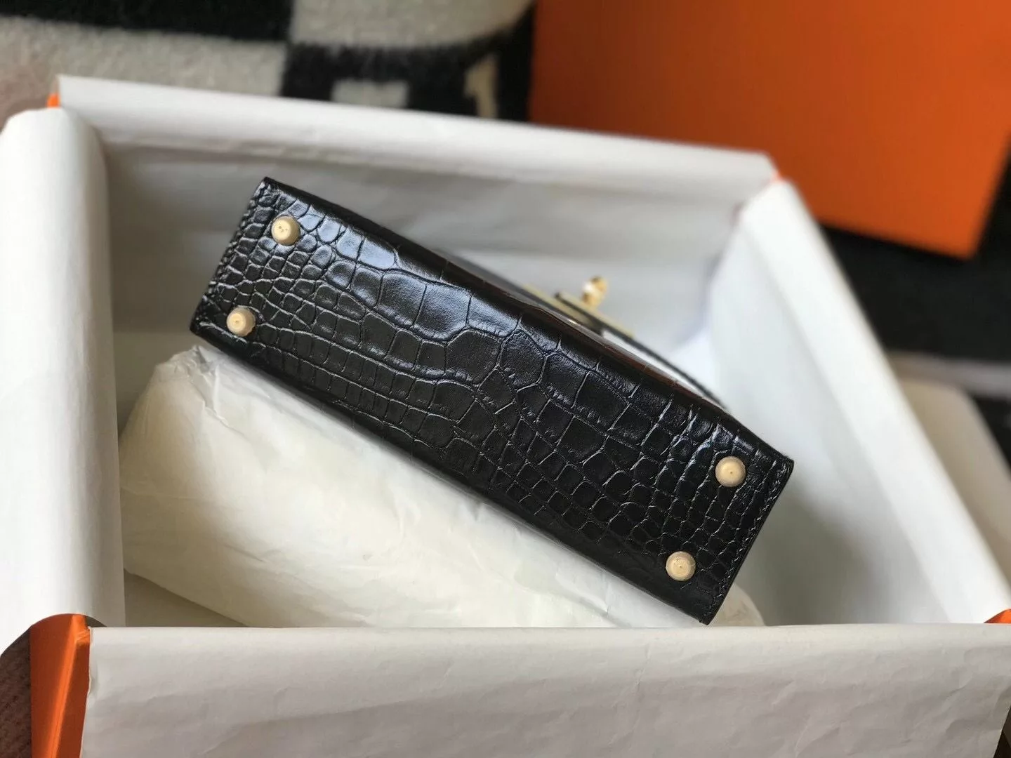 Hermes Kelly Mini II Bag In Black Embossed Crocodile Leather – HW129