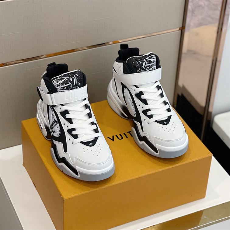 LOUIS VUITTON LV TRAINER 2 SNEAKER – LVS056