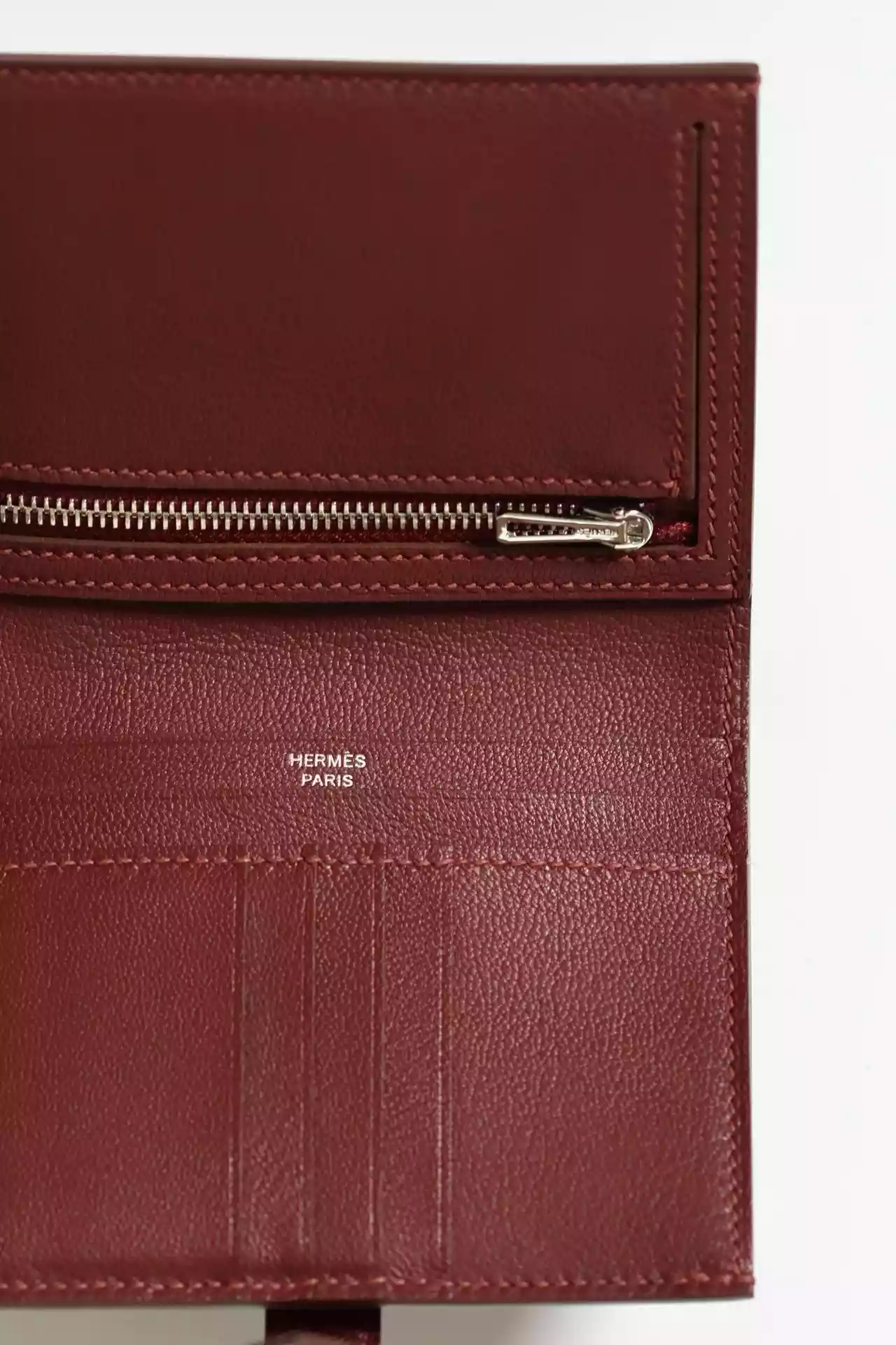 Hermes Bearn Compact Wallet in Bordeaux Shiny Alligator Leather – HW168