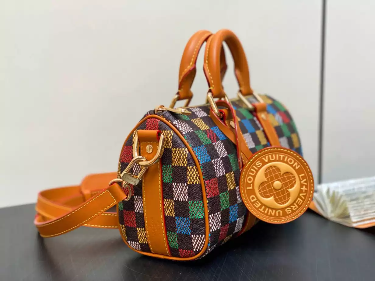 Louis Vuitton Keepall Bandoulière 25 – LW199