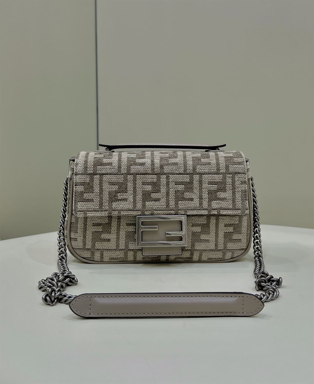 FENDI BAGUETTE CHAIN MIDI DARK GREY FF TAPESTRY FABRIC BAG – F026