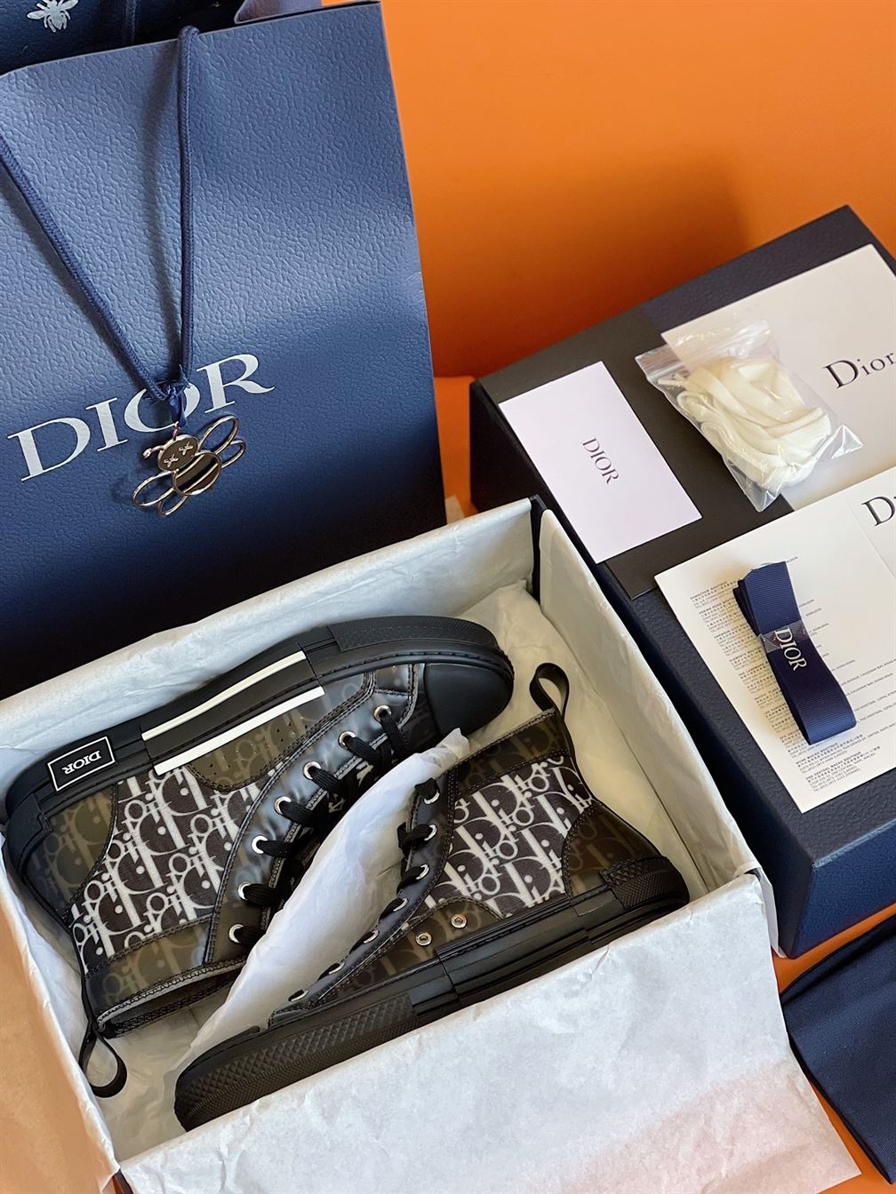 DIOR B23 HIGH-TOP SNEAKER – DO043