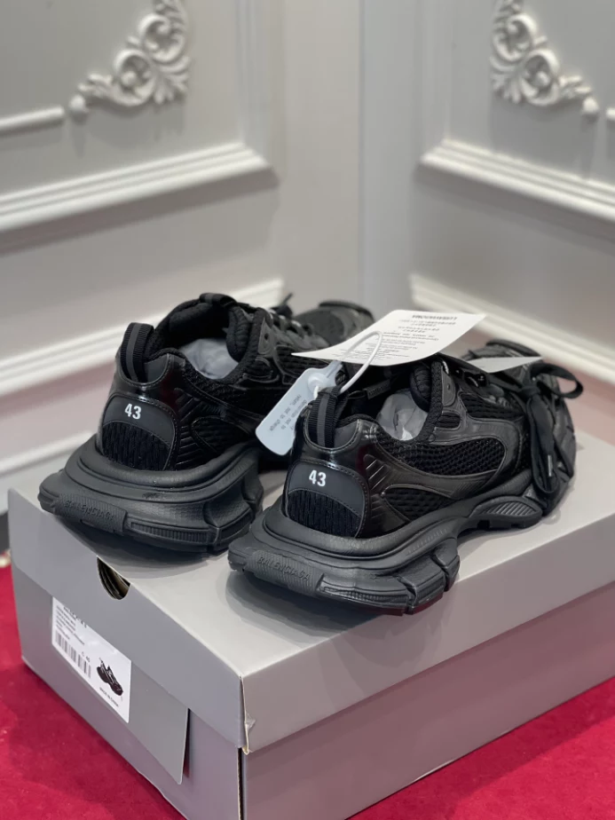 BALENCIAGA MEN’S 3XL SNEAKER – BLA116