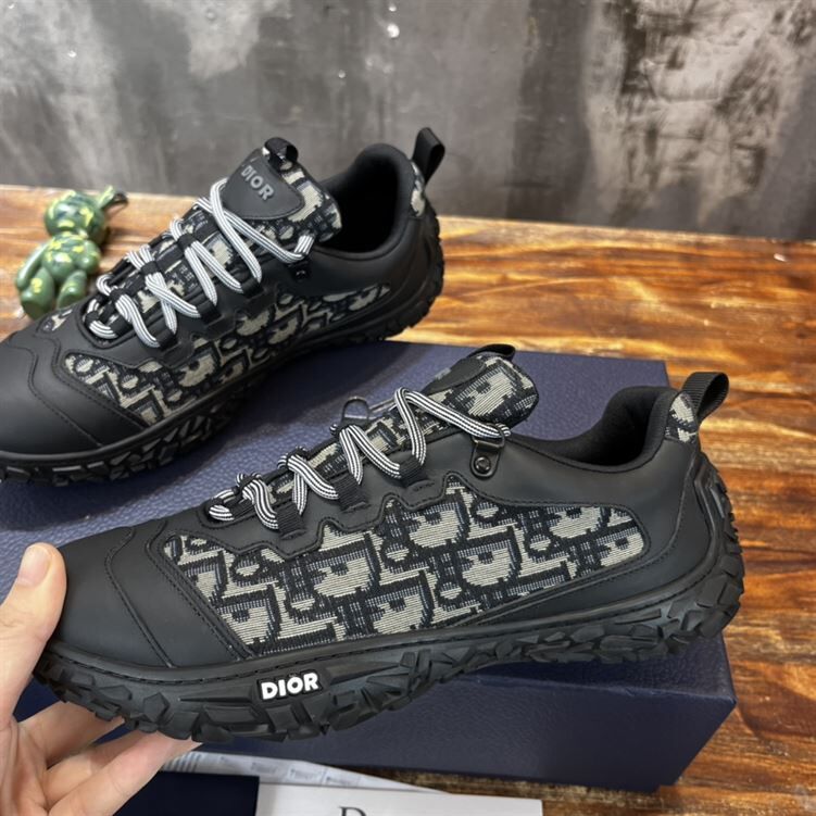 DIORIZON DERBY SHOE BEIGE AND BLACK DIOR OBLIQUE JACQUARD AND BLACK RUBBER – DO090