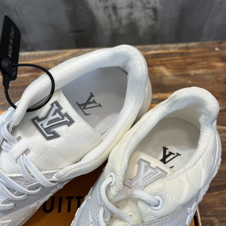 LOUIS VUITTON SHOW UP SNEAKER – LVS088