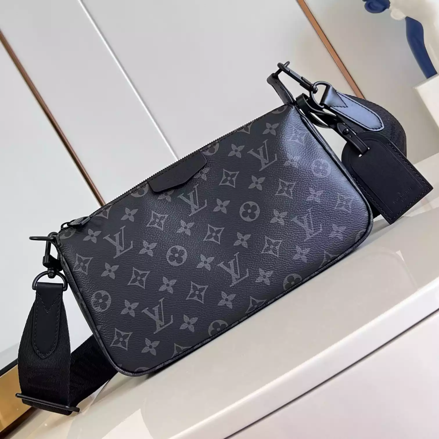 POCHETTE ACCESSOIRE XL BLACK MONOGRAM ECLIPSE CANVAS M11741 – LW445