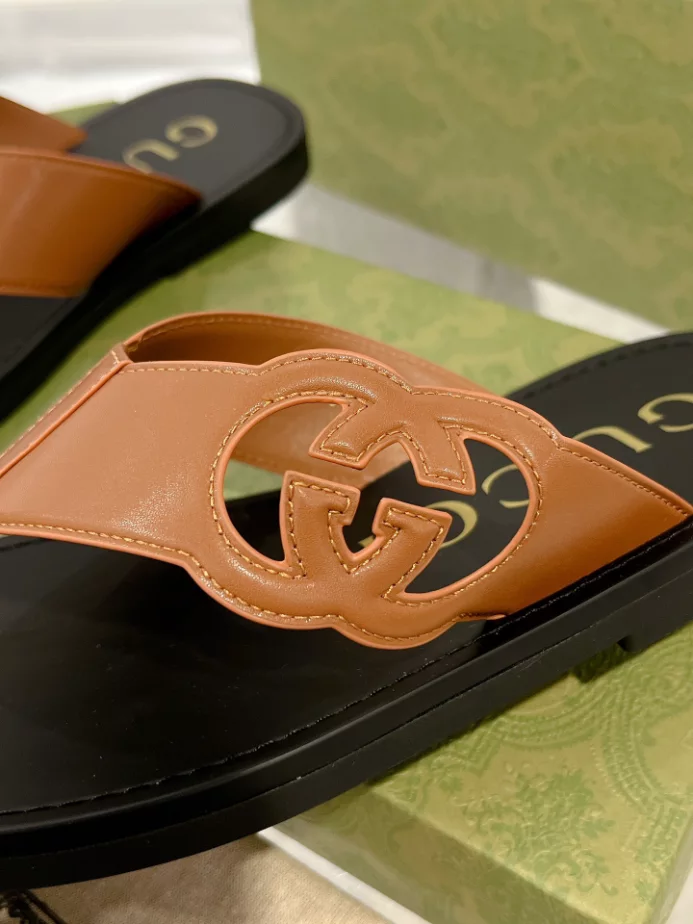 GUCCI MEN’S SLIDE SANDAL – GSL061