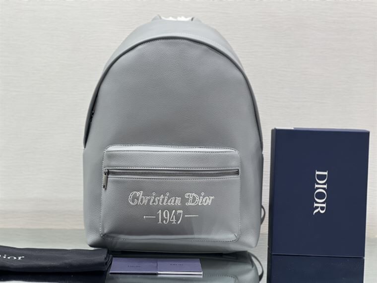 DIOR RIDER BACKPACK GRAY GRAINED CALFSKIN WTIH “CHRISTIAN DIOR 1947” SIGNATURE – DIO023