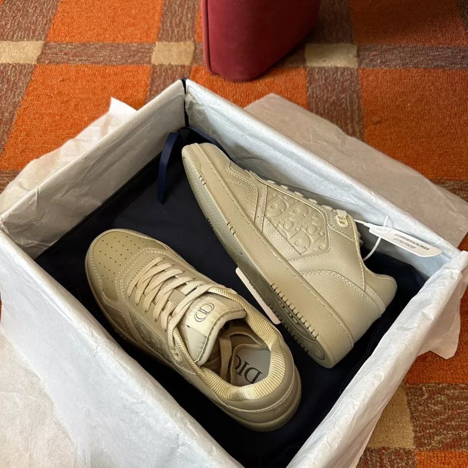 DIOR COUPLE LOW TOP B27 CASUAL SNEAKERS – DO0185
