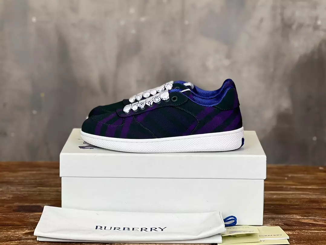 BURBERRY TERRACE SNEAKERS – BBR090
