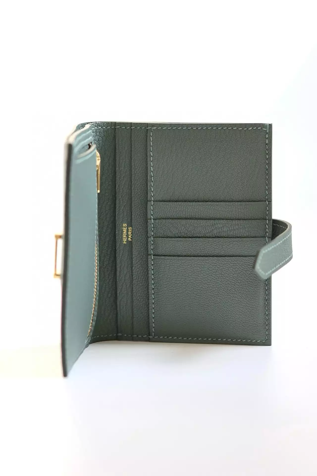 Hermes Bearn Compact Handmade Wallet in Vert Amande Chevre Mysore Goatskin – HW148