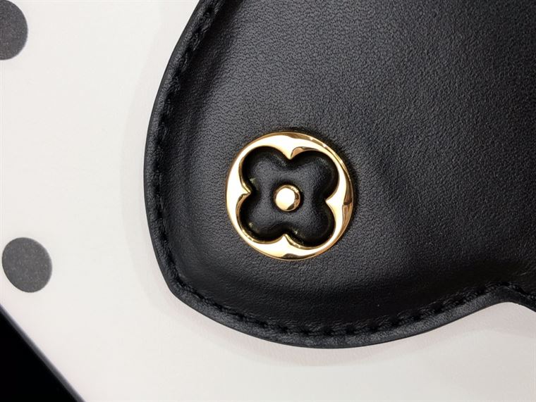 LOUIS VUITTON CAPUCINES MINI White and Black – LW094