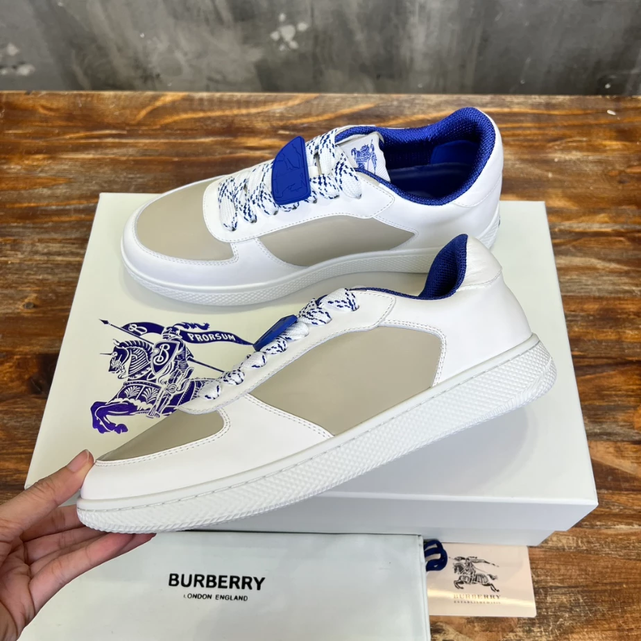 BURBERRY LEATHER SNEAKERS – BBR077