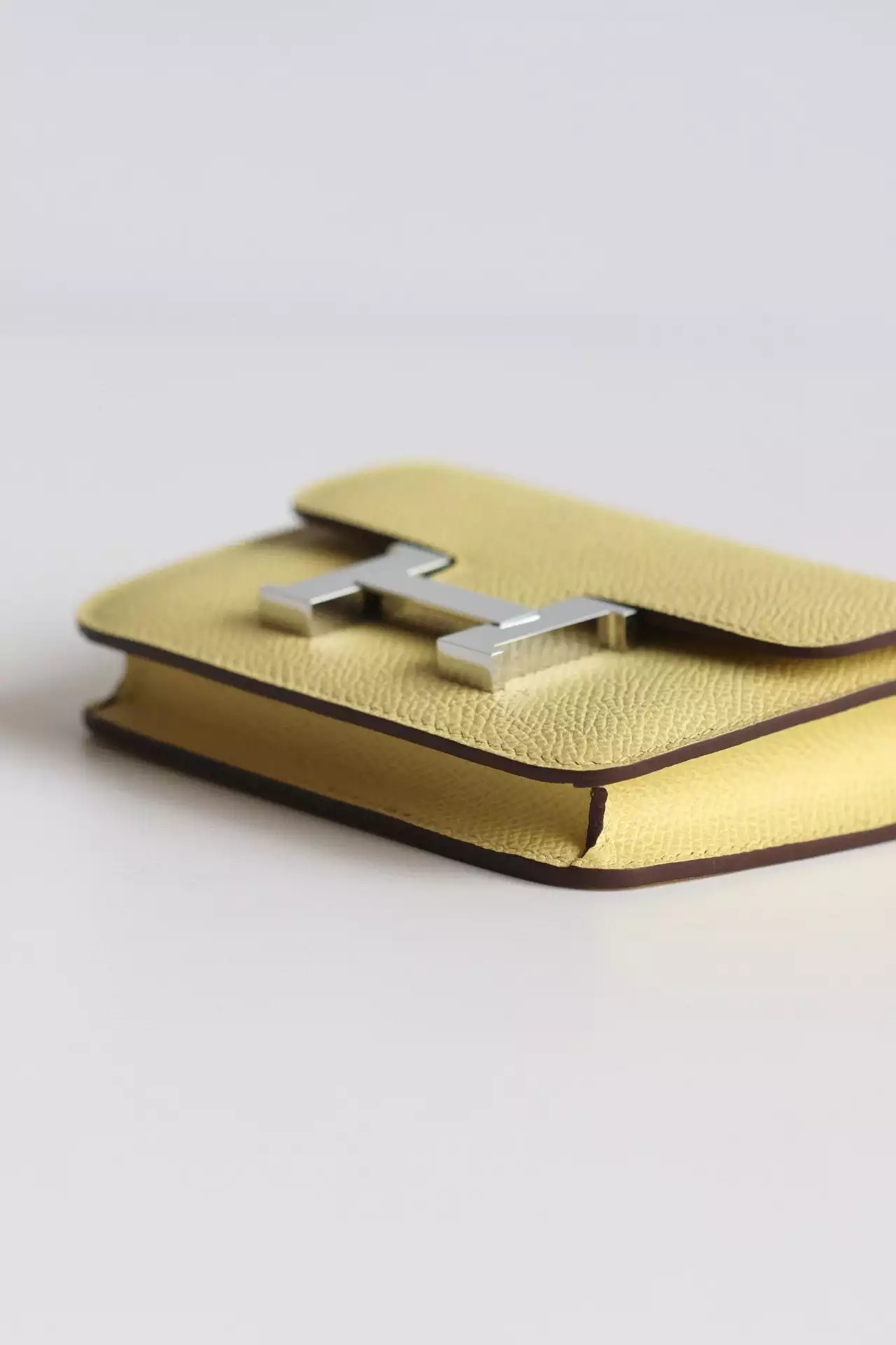 Hermes Constance Slim Wallet in Jaune Poussin Epsom Calfskin – HW163