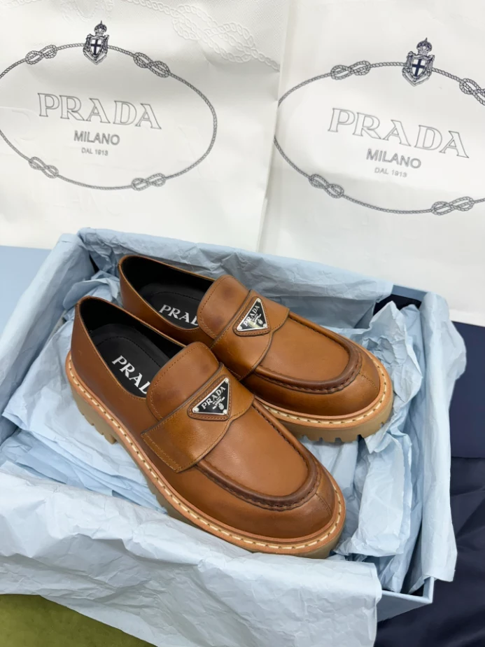 Prada Leather Loafers – PRL014