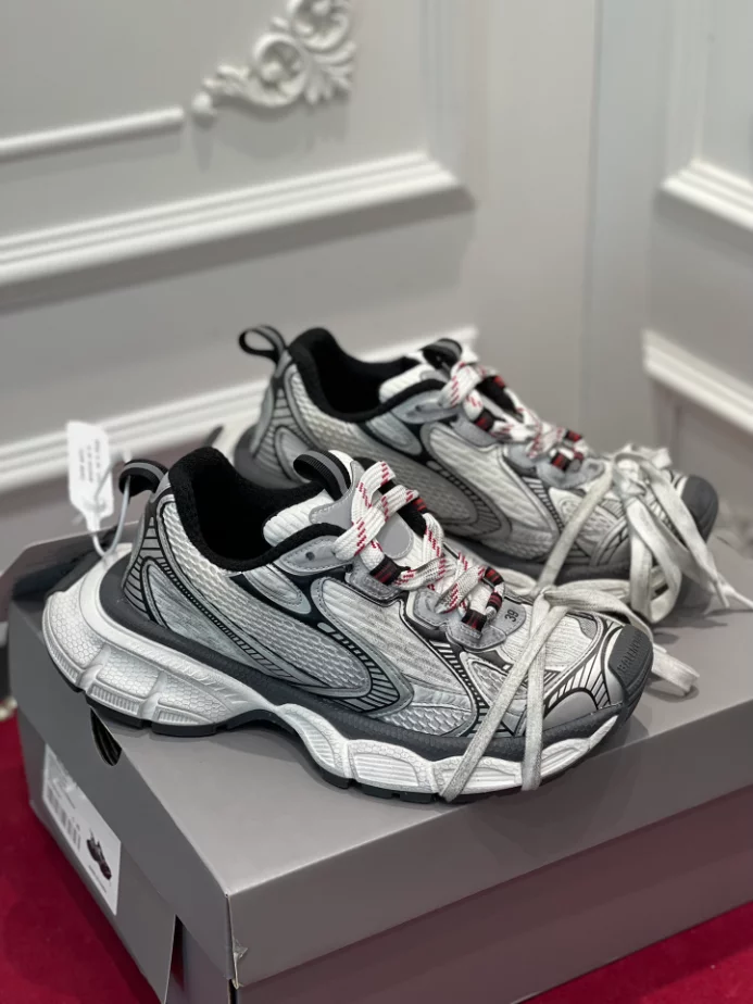 BALENCIAGA MEN’S 3XL SNEAKER – BLA120