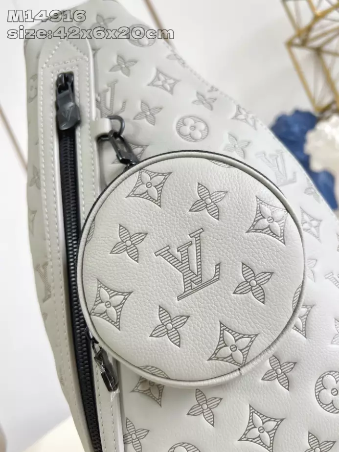 DUO SLINGBAG SAND MONOGRAM SHADOW M14916 – LW274