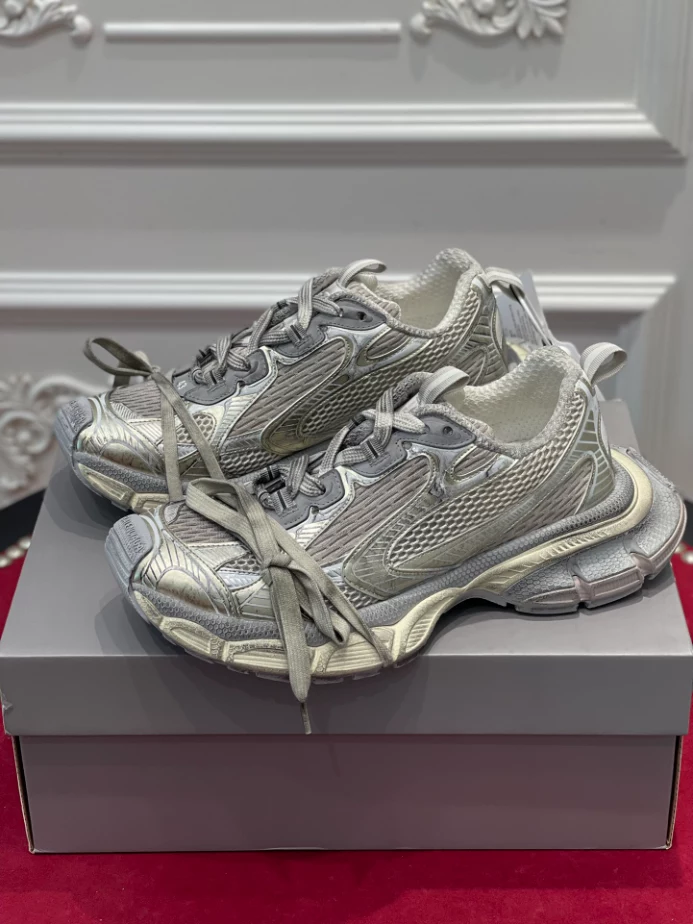 BALENCIAGA MEN’S 3XL SNEAKER – BLA117