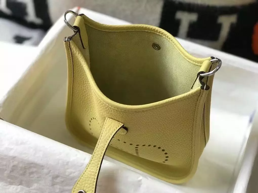 Hermes Evelyne III TPM Mini Bag In Jaune Poussin Clemence Leather – HW046