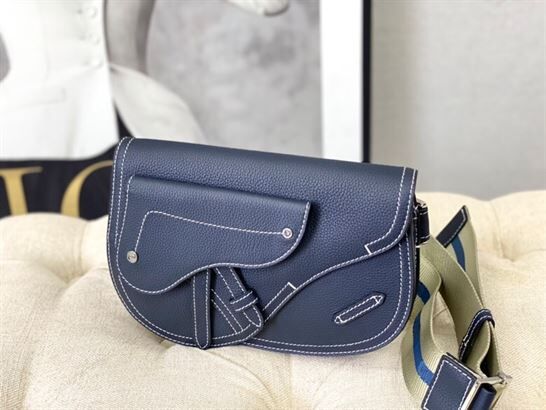 DIOR X KAWS POUCH SADDLE NAVY BLUE – DIO016