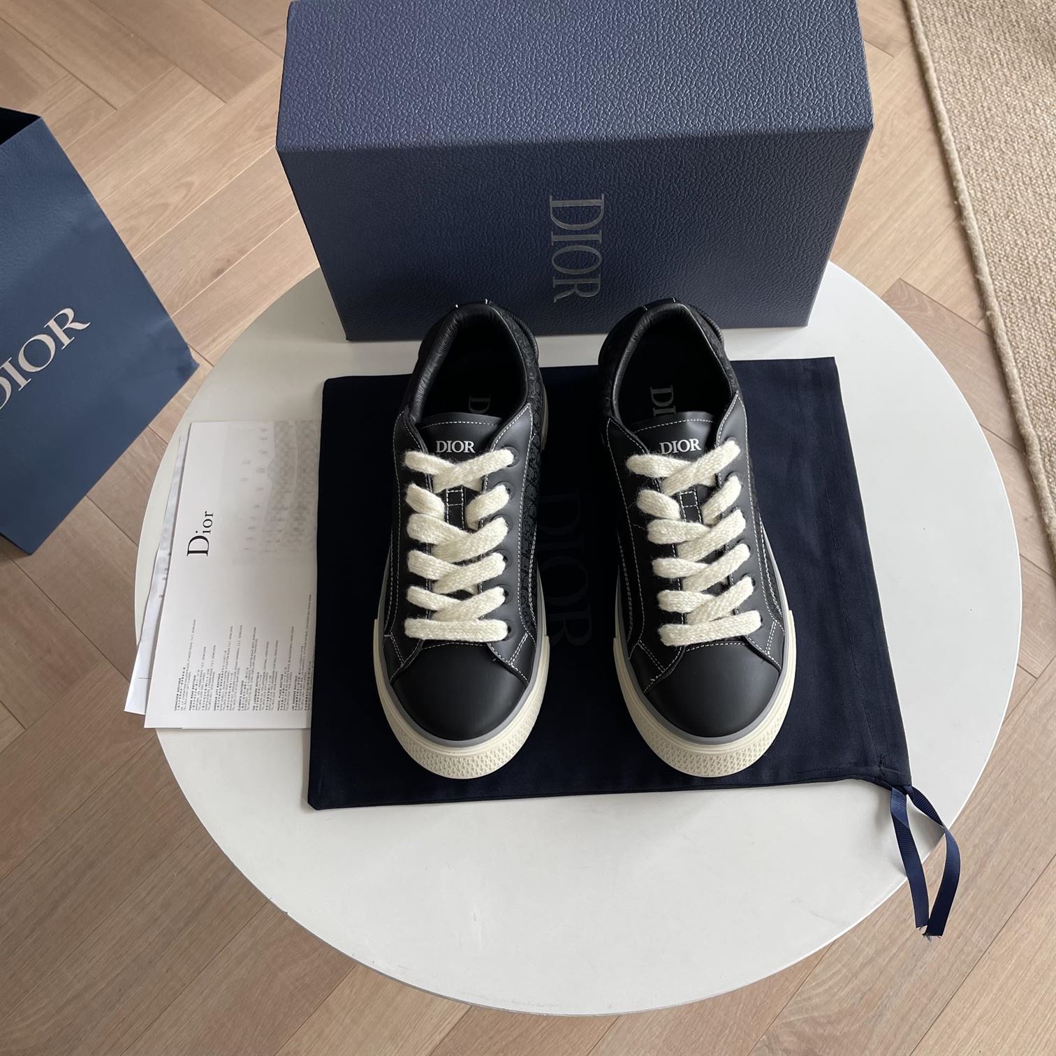 DIOR B33 SNEAKER BLACK SMOOTH CALFSKIN AND DIOR OBLIQUE JACQUARD – DO129