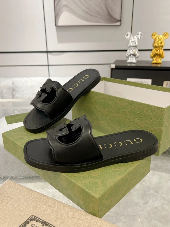 GUCCI MEN’S SLIDE SANDAL – GSL067